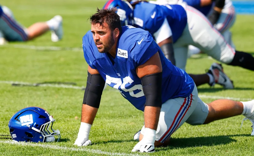 New York Giants guard Jon Runyan (76) stretches during practice on Saturday, Aug. 2, 2025, in East Rutherford, N.J. Noah K. Murray-NY Post