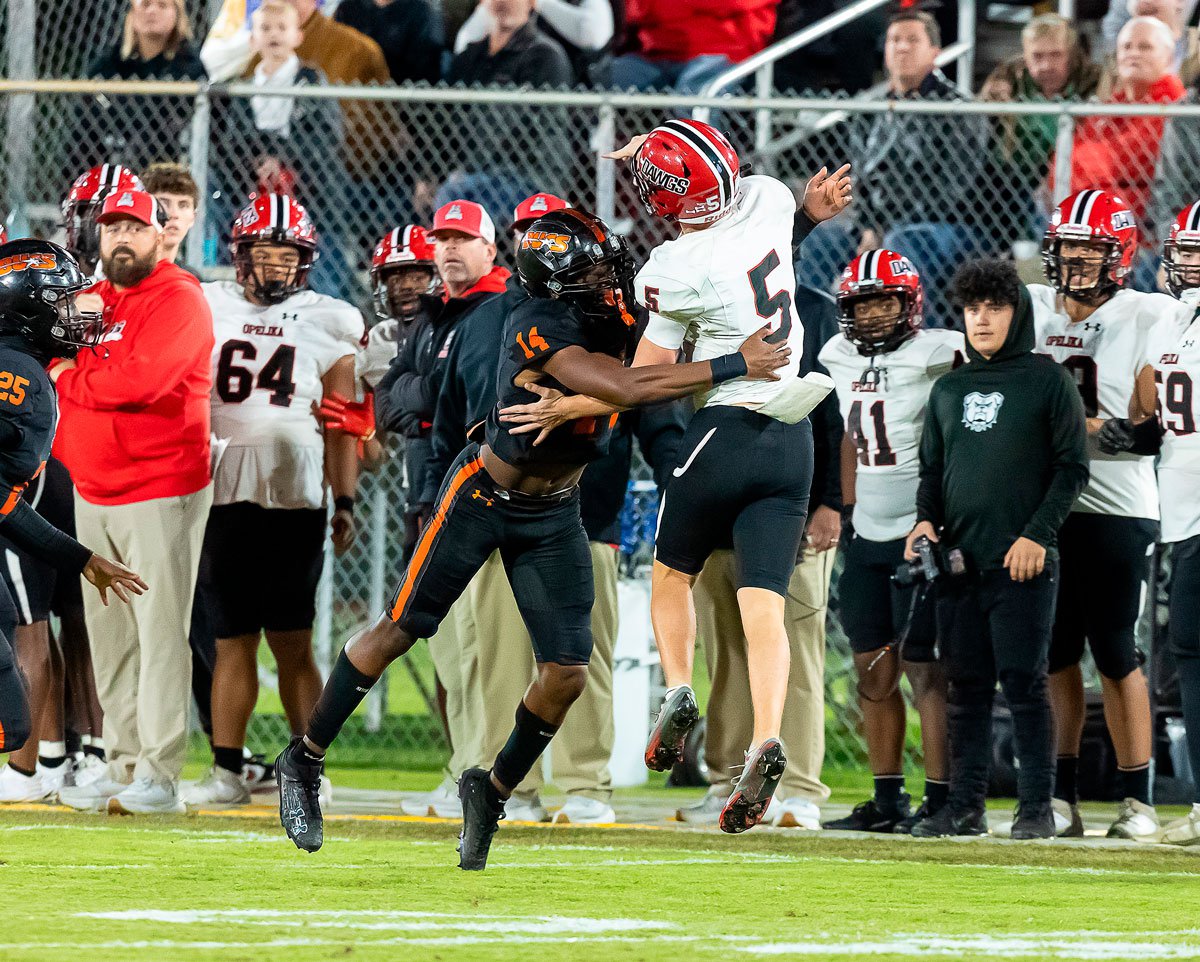 High School Football Preview: Bucs not shying away from lofty goals