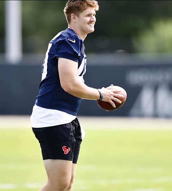 Texans expect rookie long snapper Austin Brinkman back for Rams game from injury: ‘Minor deal there’