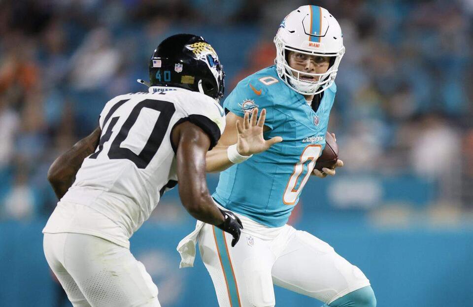 Kelly: Construction of Dolphins' O-line is setting 2025 team up for failure | Opinion