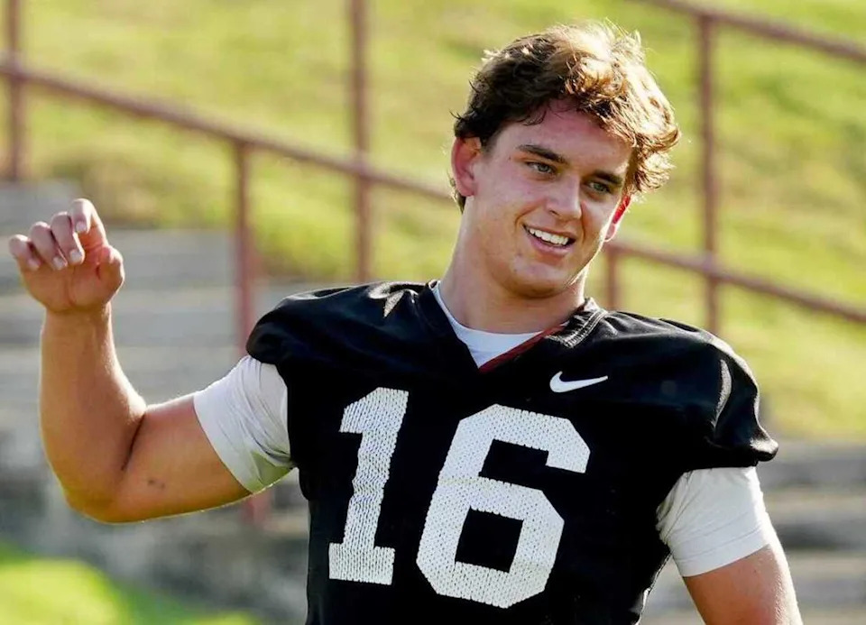 Assuming he declares for it, Texas Longhorns quarterback Arch Manning could be the crown jewel in next year's NFL draft.© Ricardo B. Brazziell/American-Statesman / USA TODAY NETWORK via Imagn Images