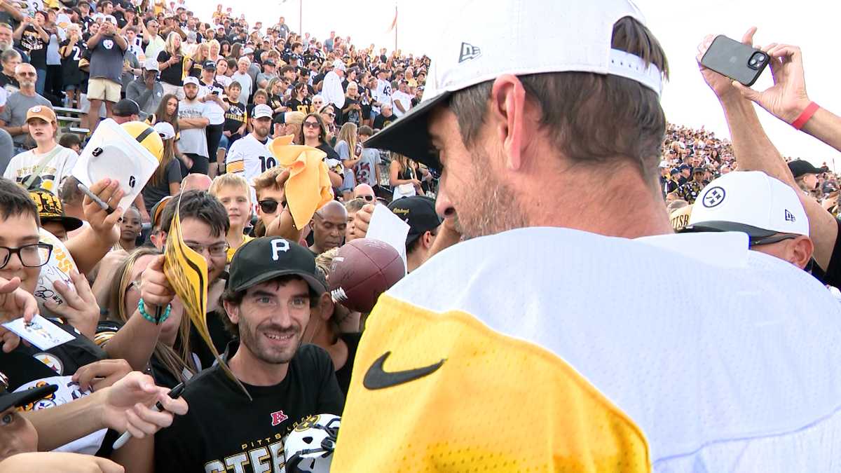 Steelers' Friday night practice draws huge crowd in Latrobe