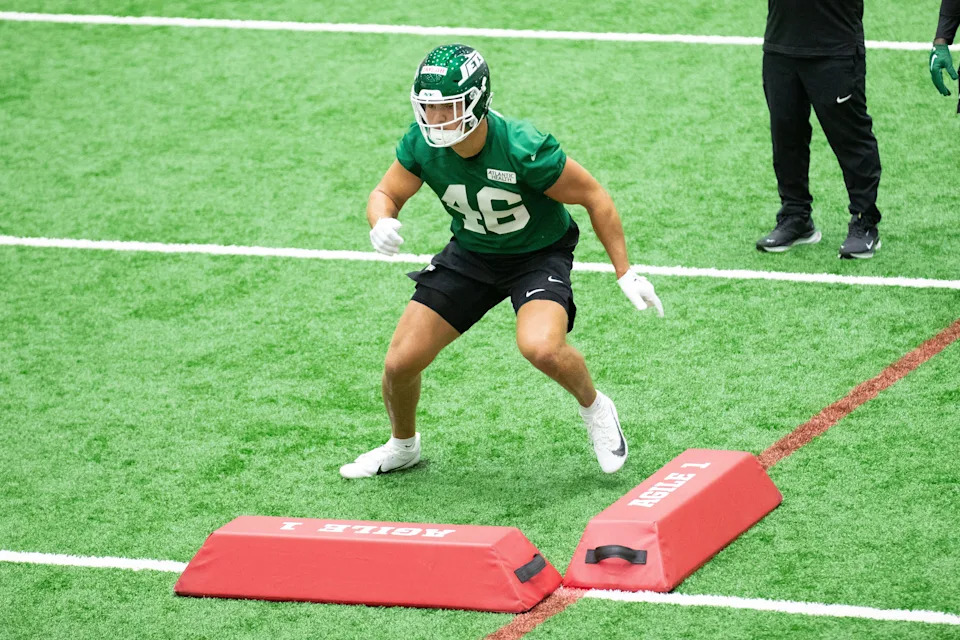May 9, 2025; Florham Park, NJ, USA; New York Jets rookie tight end Mason Taylor (46) participates in a drill during the minicamp at Atlantic Health Jets Training Center. Mandatory Credit: Thomas Salus-Imagn Images