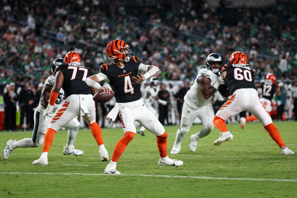 Desmond Ridder #4 of the Cincinnati Bengals attempts a pass.