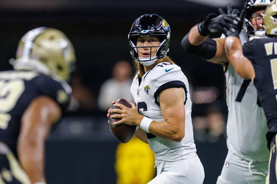Aug 17, 2025; New Orleans, Louisiana, USA; Jacksonville Jaguars quarterback Trevor Lawrence (16) looks downfield against the New Orleans Saints during the first half at Caesars Superdome.Stephen Lew-Imagn Images&period;