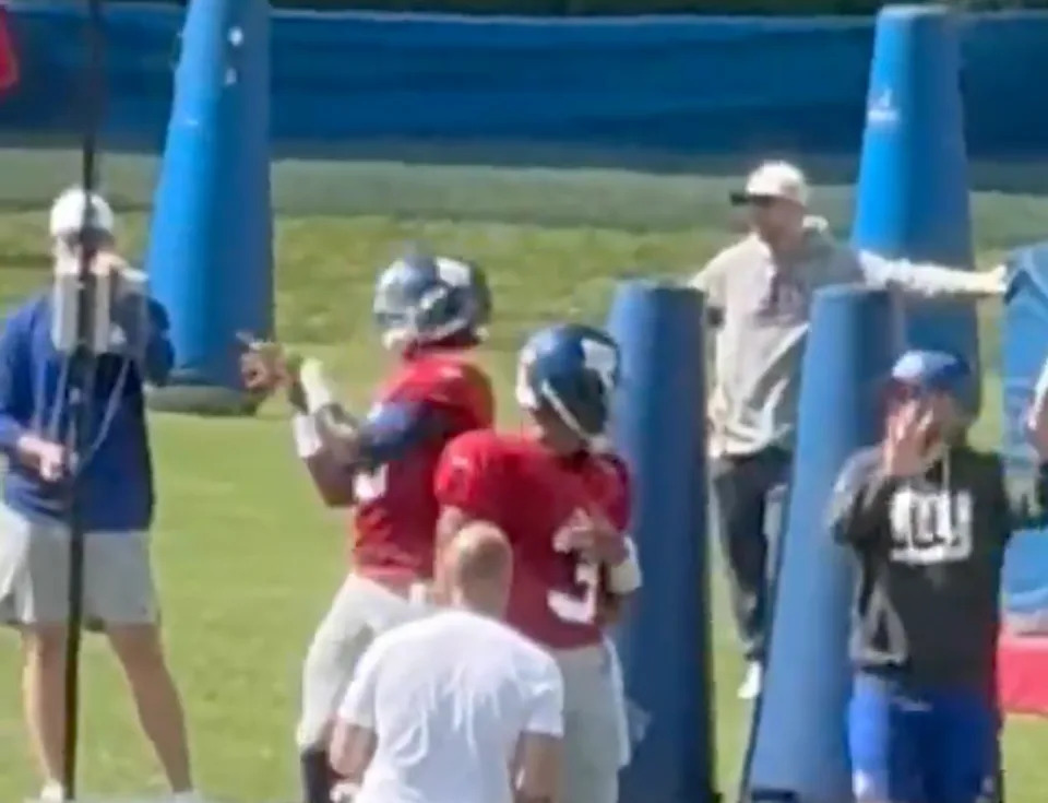 Jameis Winston doing the “Thriller” dance. @PardonMyTake/X