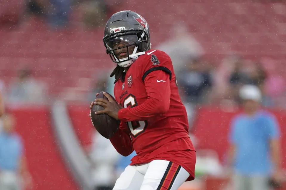 Tampa Bay Buccaneers quarterback Teddy Bridgewater (16) warms up before a preseason game against the Tennessee Titans at Raymond James Stadium. Nathan Ray Seebeck-Imagn Images