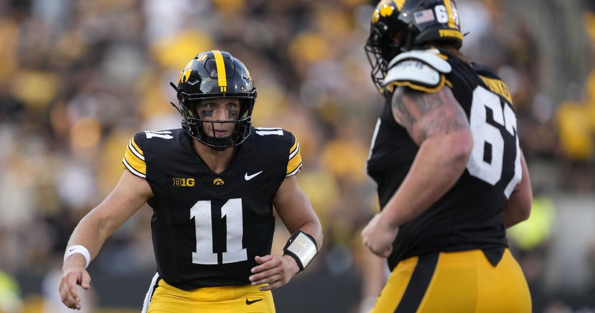 College football: Hawkeyes pull away to beat Albany in season opener - TelegraphHerald.com