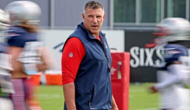 Patriots Coach Mike Vrabel Breaks Up Another Training Camp Fight