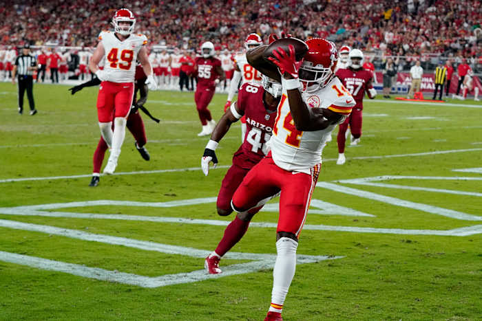 Texans work out, signing wide receiver Juwann Winfree, also worked out Cornell Powell