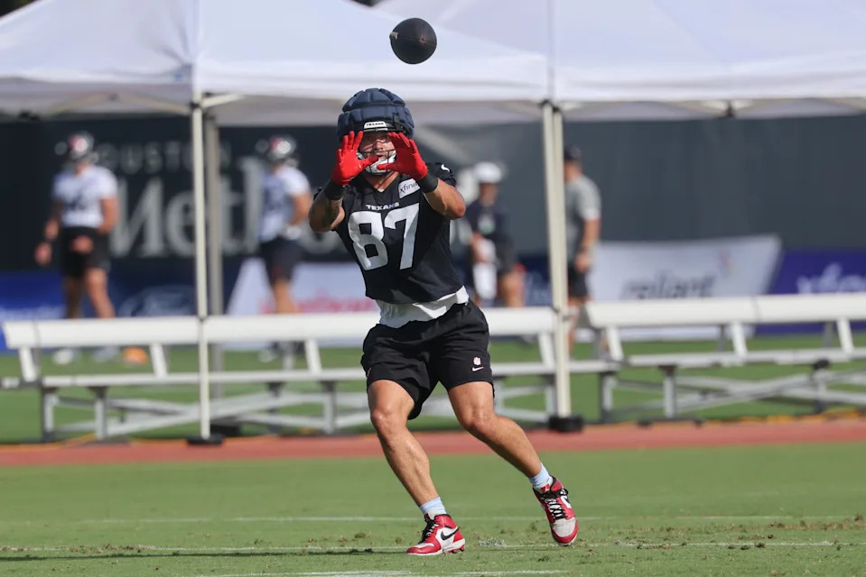 Jul 24, 2025; Houston, TX, USA; Houston Texans tight end Cade Stover (87) during training camp at Houston Methodist Training Center. Mandatory Credit: Troy Taormina-Imagn Images
