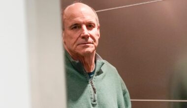 Former Colts quarterback Art Schlichter pleads guilty to felony cocaine charges