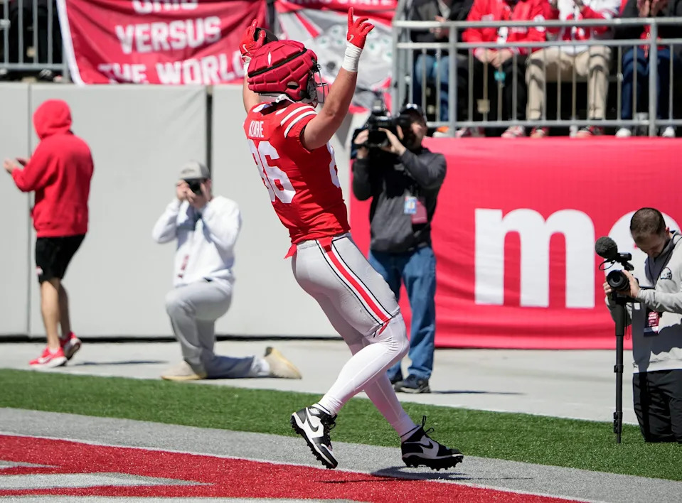 Ohio State Buckeye Scarlet Max Klare (86) celebrates a touchdown catch against team Gary in the 1st half during the spring game at Ohio Stadium on April 12, 2025.