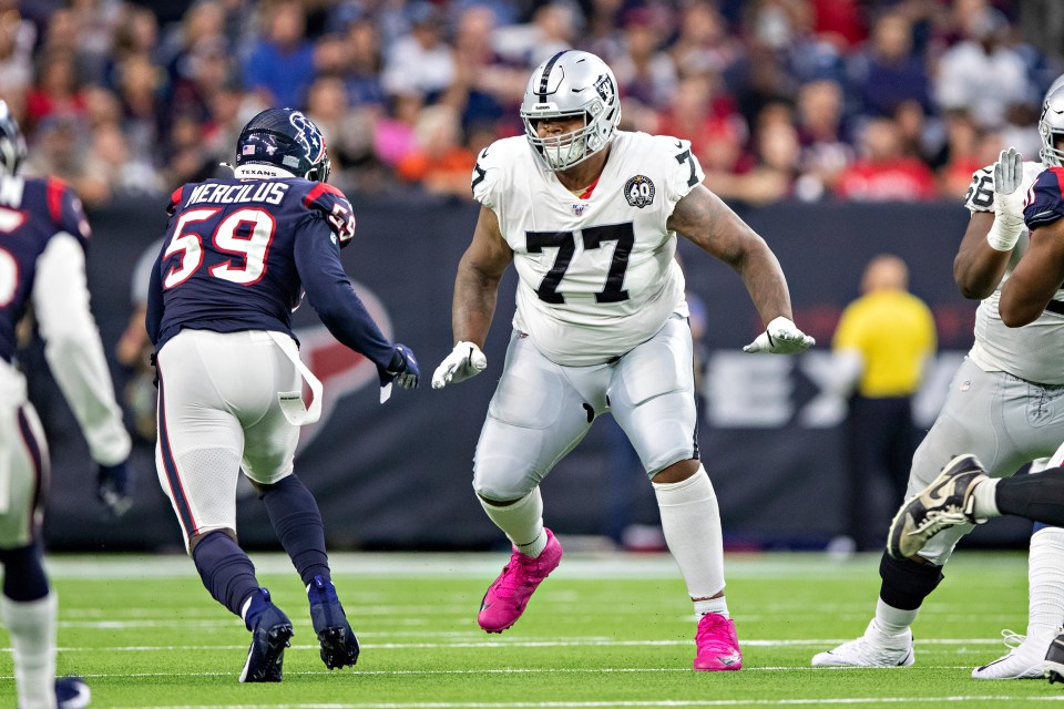 Trent Brown #77 of the Oakland Raiders drops back to pass.