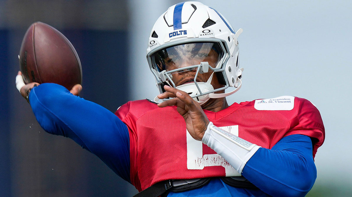 Indianapolis Colts quarterback Anthony Richardson Sr. (5) throws the ball Monday, Aug. 11, 2025, during Indianapolis Colts Training Camp at Grand Park in Westfield.