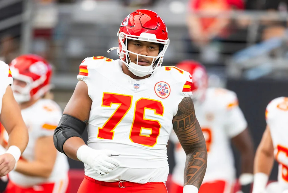 Aug 9, 2025; Glendale, Arizona, USA; Kansas City Chiefs offensive tackle Kingsley Suamataia (76) against the Arizona Cardinals during a preseason NFL game at State Farm Stadium. Mandatory Credit: Mark J. Rebilas-Imagn Images