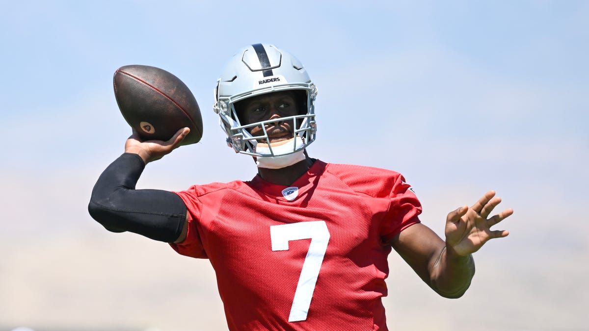 Geno Smith puts on a show in Raiders mock game