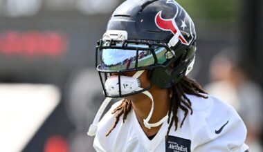 Texans' DeMeco Ryans compares Derek Stingley's hands to Coach Prime's