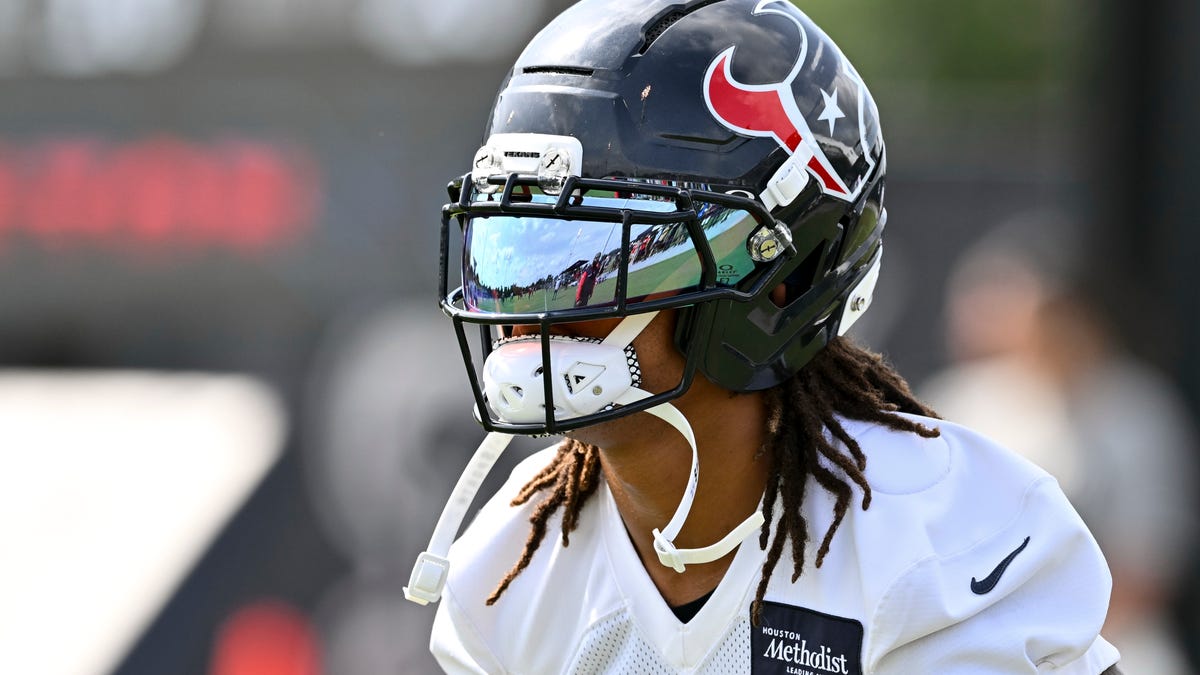 Texans' DeMeco Ryans compares Derek Stingley's hands to Coach Prime's