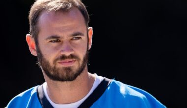 Hunter Renfrow re-signs with the Carolina Panthers