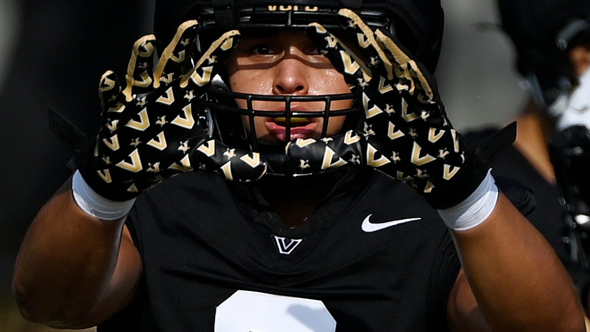 Eli Stowers dealing with minor injury for Vanderbilt football