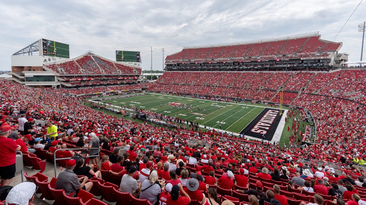 Louisville football recruiting, Jeff Brohm salary vs ACC schedule 2025