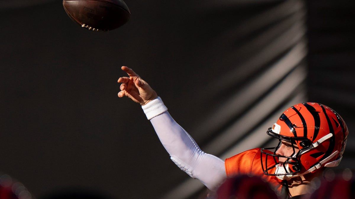 Amarius Mims injury, training camp scuffle and more