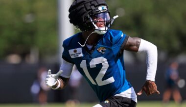 Travis Hunter listed as a two-way player on Jaguars' first depth chart