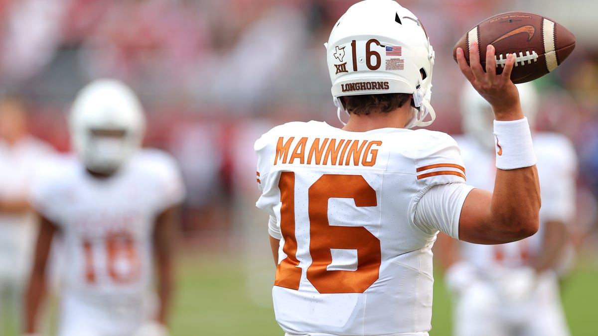 Texas QB Arch Manning won't declare, says grandfather