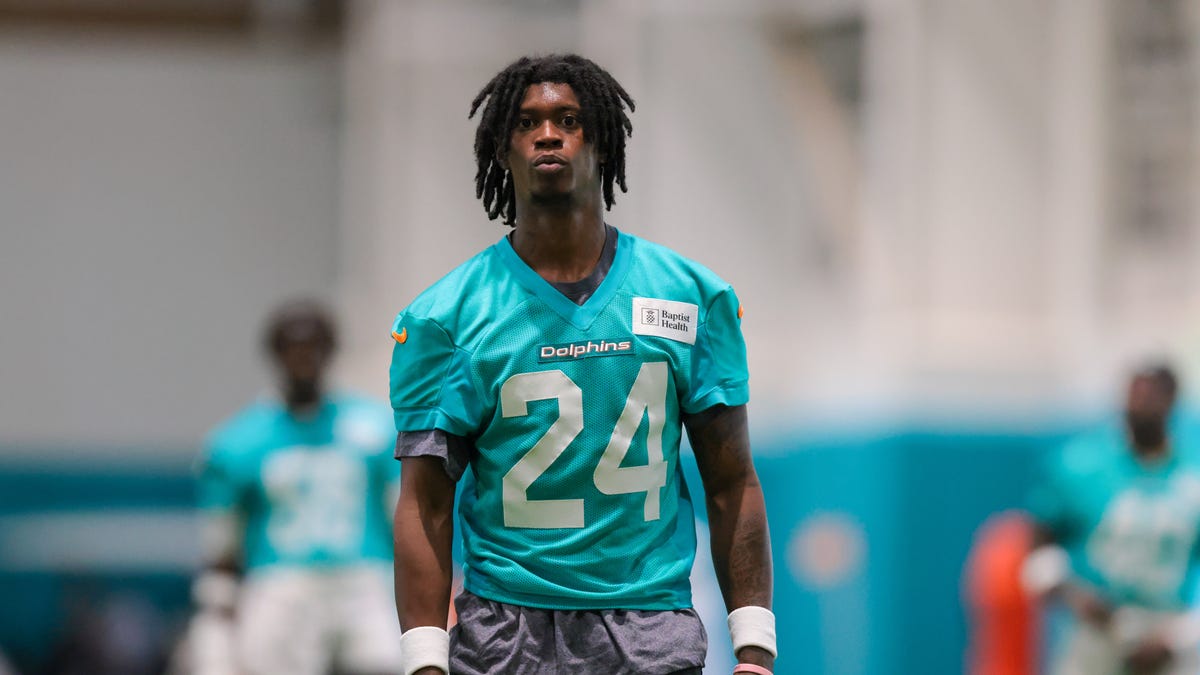 Dolphins' top 2023 draft pick Cam Smith may be out of time