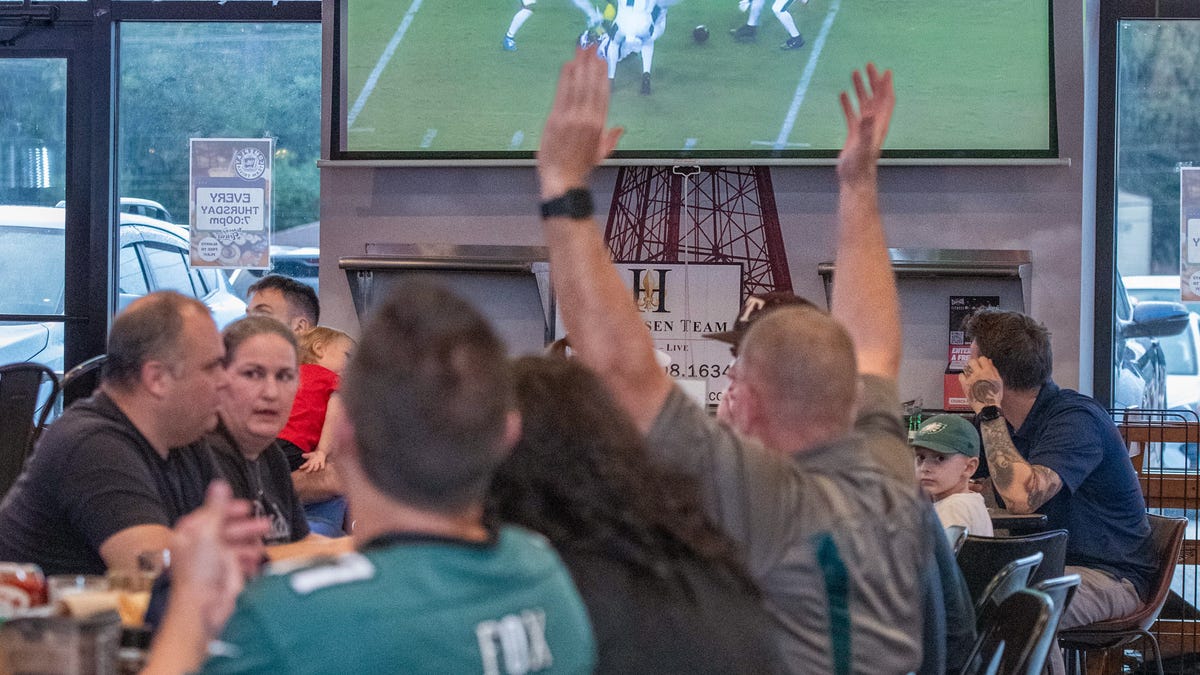 When does college football start? When does the NFL season start? Find out