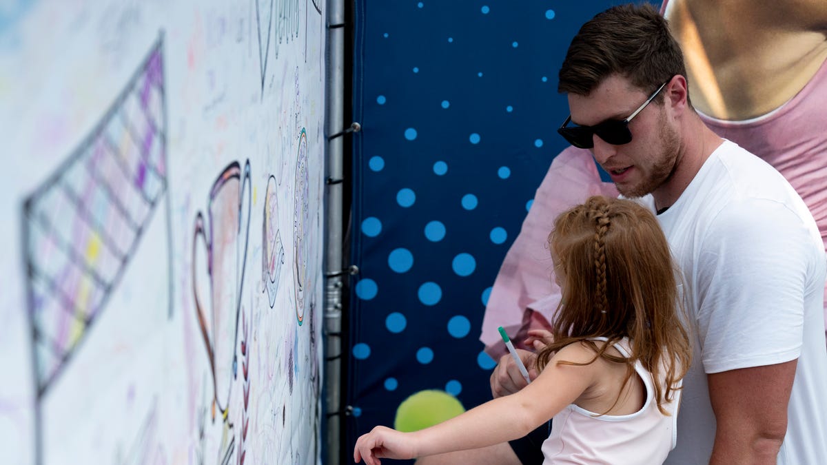 Why was Cincinnati Bengals TE Drew Sample at the Cincinnati Open?