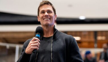 Tom Brady takes shot at Jets fans after Patriots statue unveiling