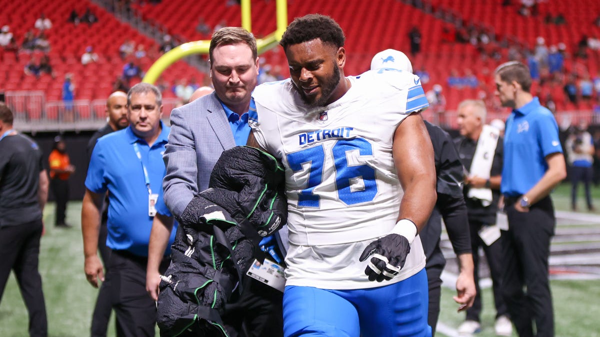 Detroit places 3 on I.R., signs 4 from UFL