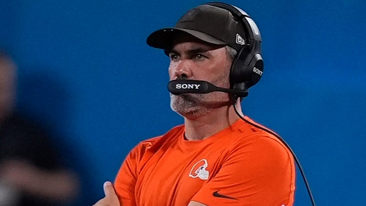 Browns coach mum on QB competition after Shedeur Sanders debut