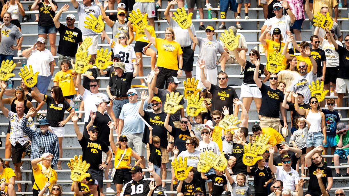 See photos from Iowa football's Kids Day at Kinnick scrimmage - Hawk Central