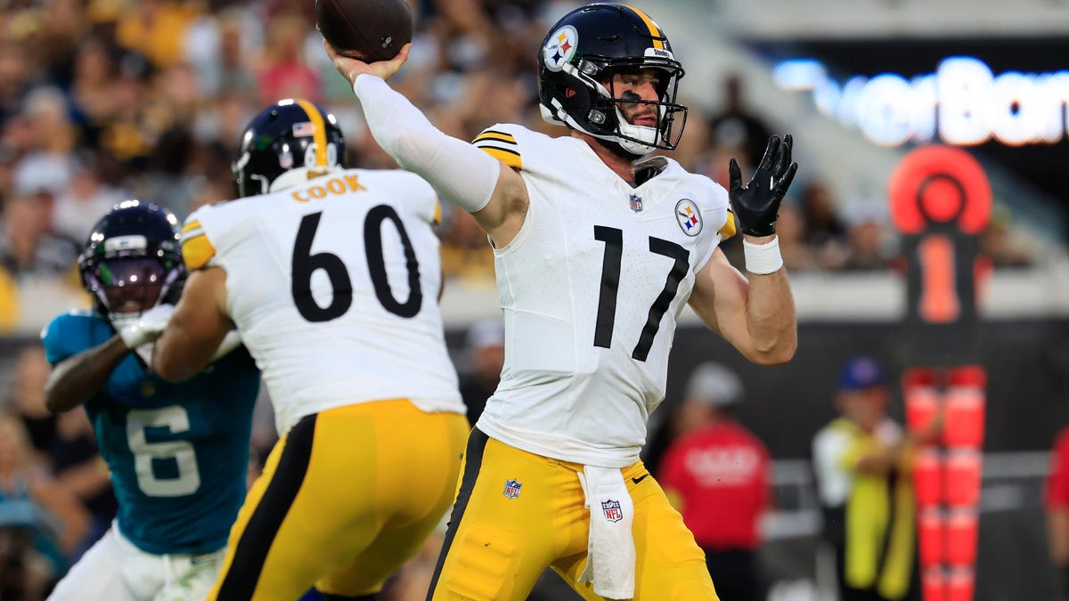 Steelers QB Skylar Thompson leads six standouts in preseason win