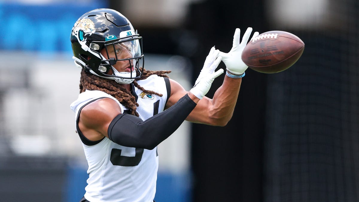 Team made 2 roster moves Sunday