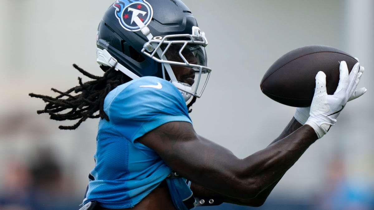 Titans WRs 'top 5' or 'bottom 5' in NFL? Cam Ward, radio host differ