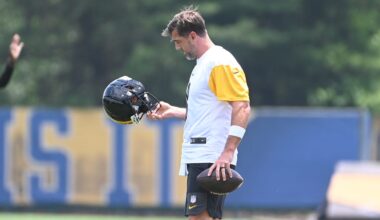 Steelers QB explains why he hates new helmet