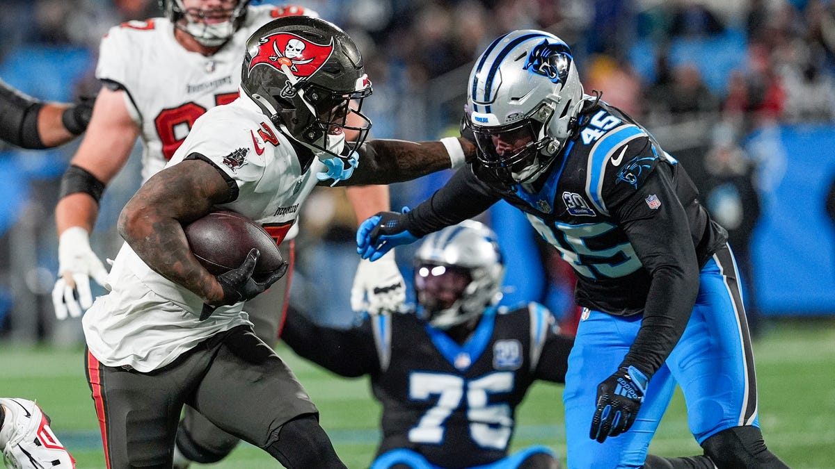 Former Panthers LB Cam Gill signs with Vikings