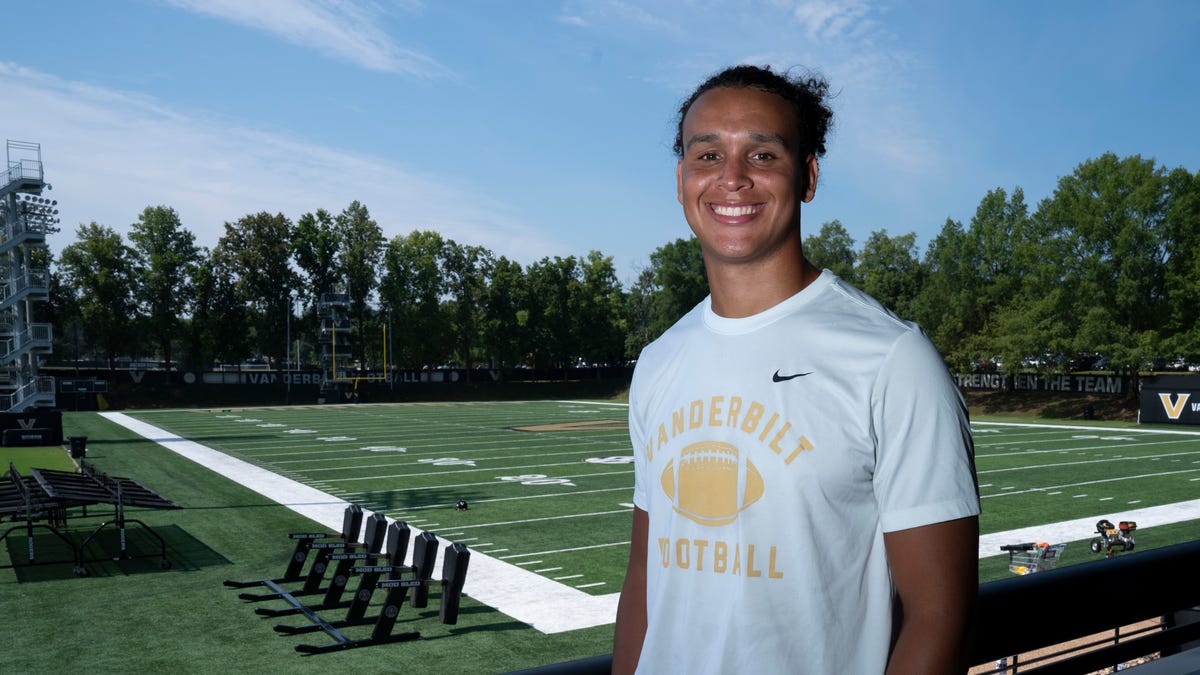 Why Eli Stowers stayed at Vanderbilt football and delayed NFL draft