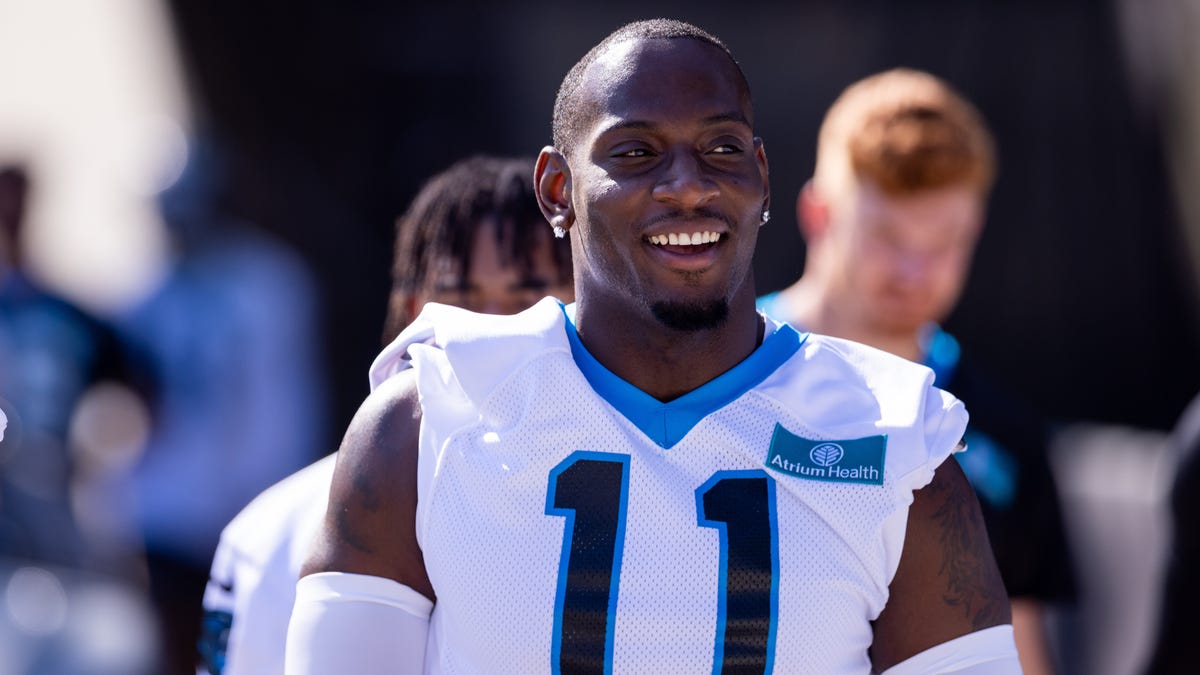 Panthers rookie Nic Scourton has collapsed lung, is week-to-week