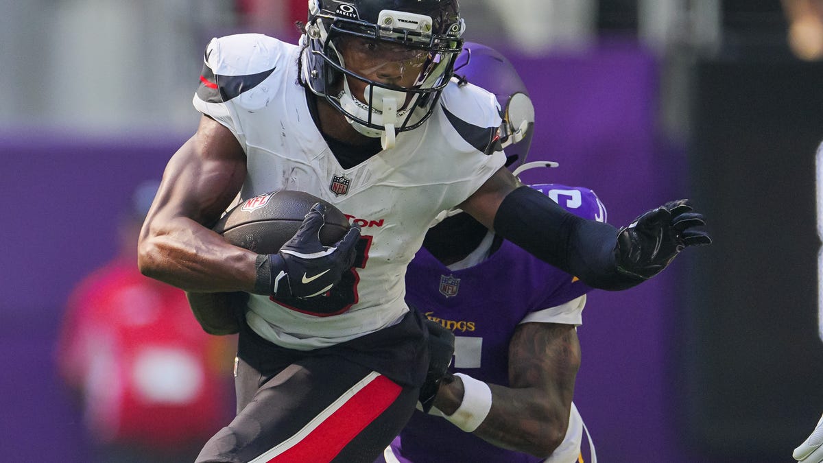 Eagles outbid an NFC West rival 49ers for WR John Metchie