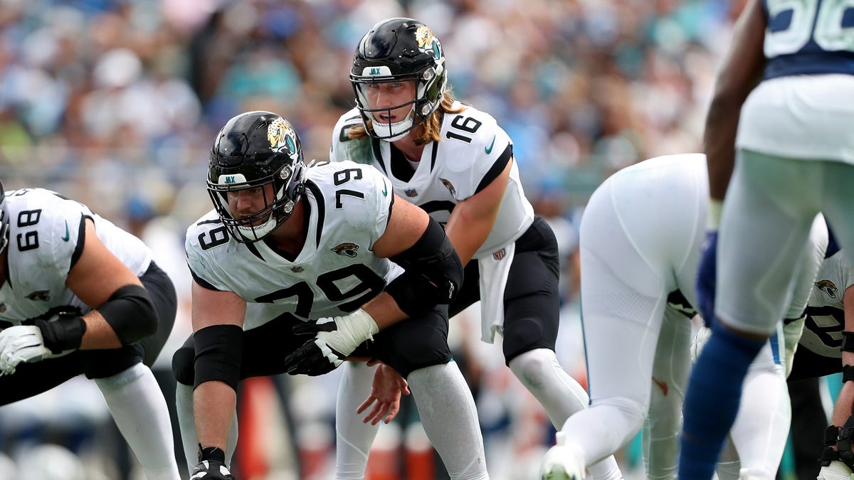 Saints trade DT Khalen Saunders to Jaguars for center Luke Fortner