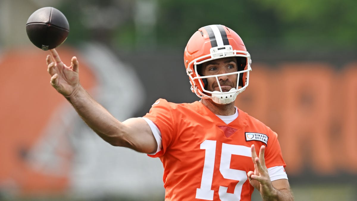 This team making huge mistake playing QB veteran over star rookie