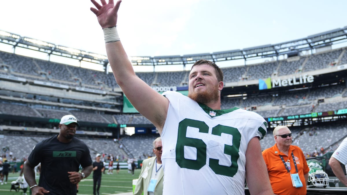 Arizona Cardinals hold tryouts for 2 offensive linemen