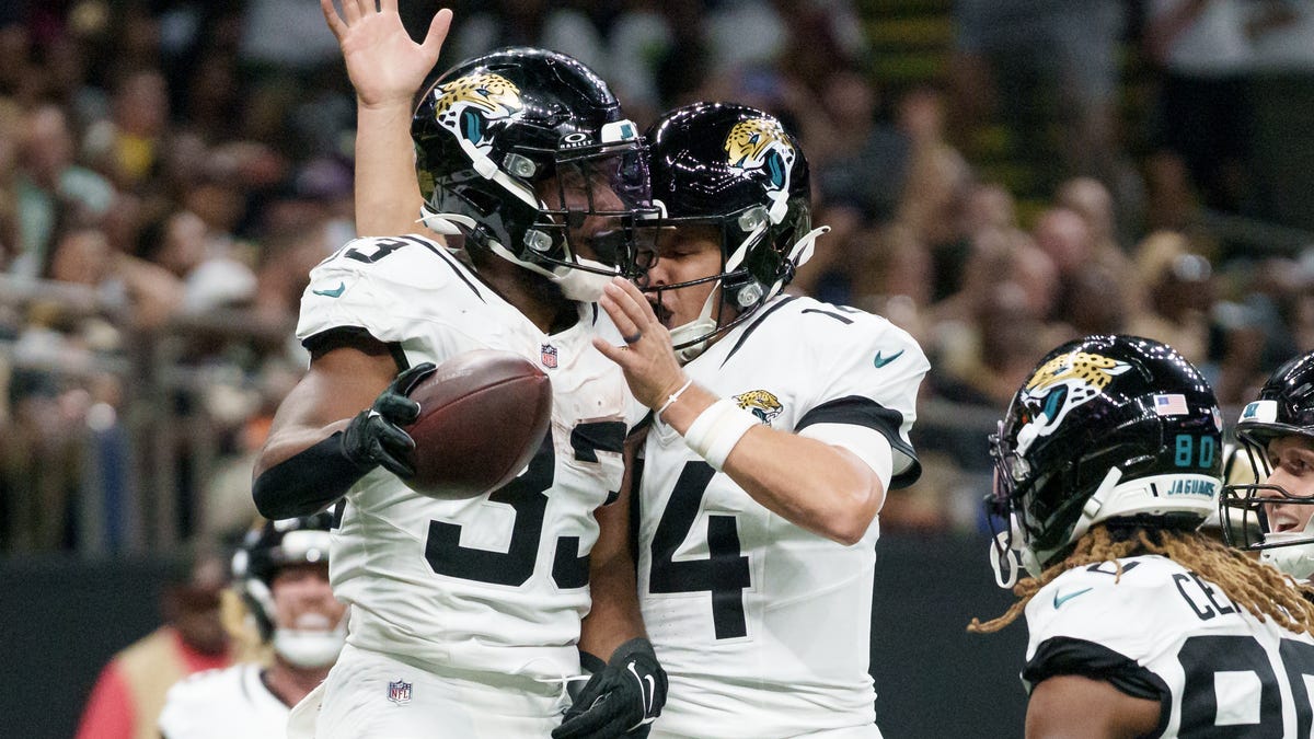 Where to watch Jaguars-Dolphins game tonight: Time, NFL schedule