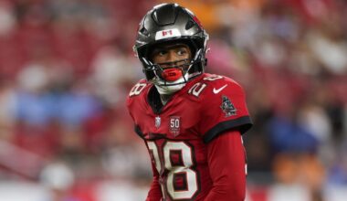 Shilo Sanders ejected after throwing punch at Bills' Zach Davidson