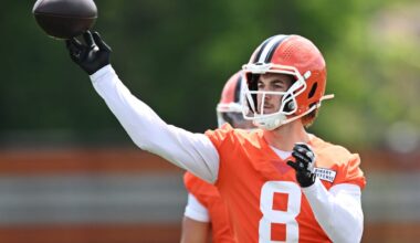 Browns trading Kenny Pickett to Raiders